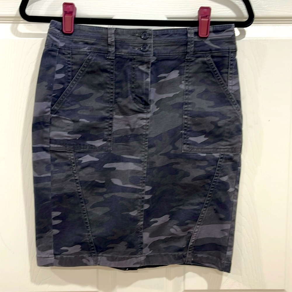 Ann Taylor LOFT camp pencil skirt size P0
